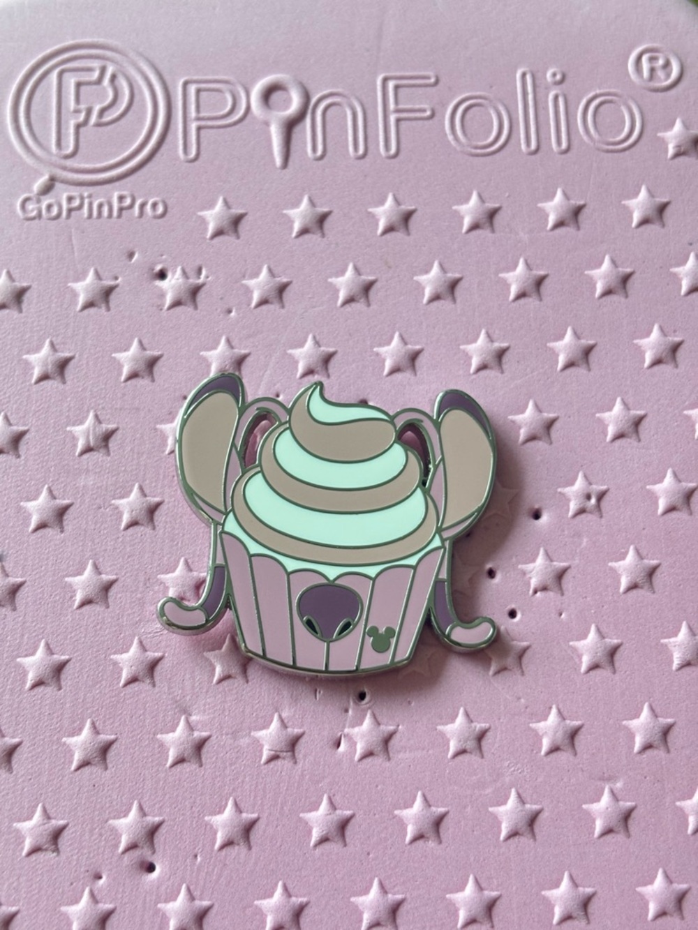 🩷 Disneyland 2026 Hidden Disney Wave A Angel Cupcake Pin